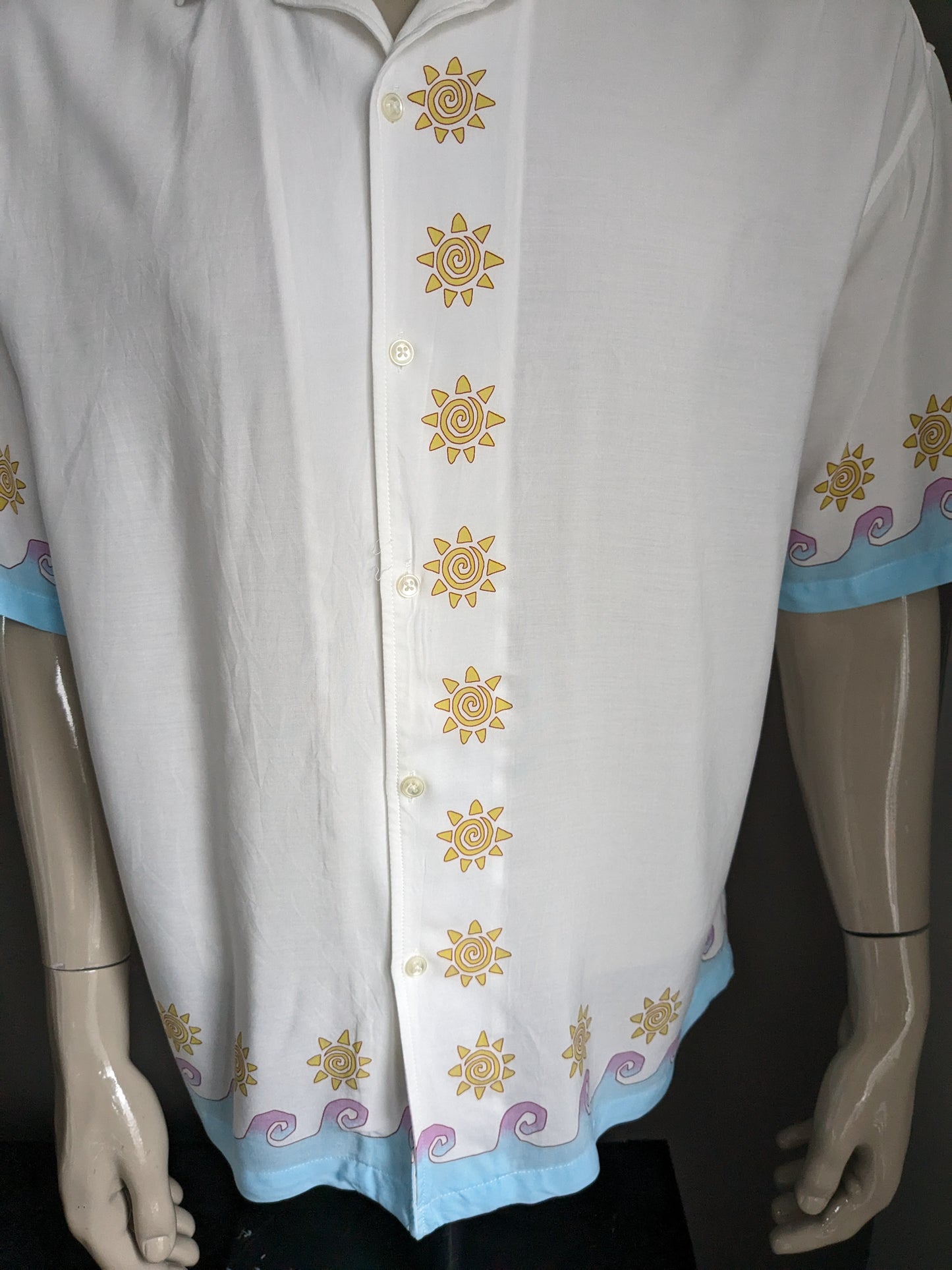 Camisa xdye manga corta. Blanco con estampado/estampado. Talla XL/XXL.
