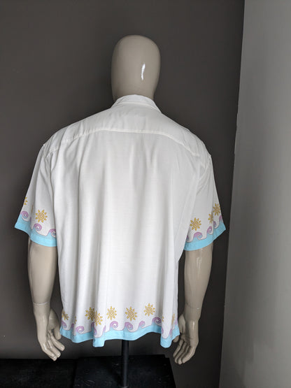 Camisa xdye manga corta. Blanco con estampado/estampado. Talla XL/XXL.