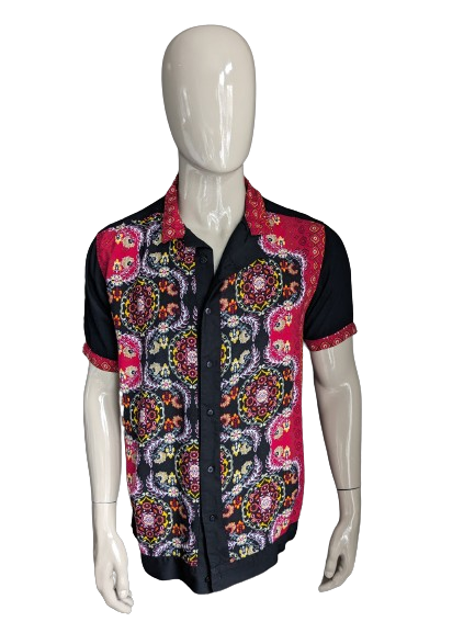Ransak shirt short sleeve. Black red yellow print. Size L.