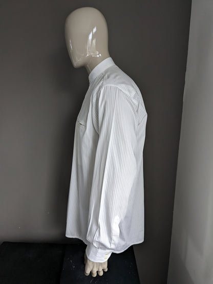 Vintage Globetrotter-Hemd mit Mao-/Stehkragen. Weiß gestreift. Größe XXL / 2XL