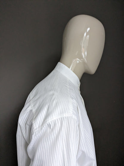 Vintage Globetrotter-Hemd mit Mao-/Stehkragen. Weiß gestreift. Größe XXL / 2XL