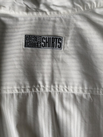 Vintage Globetrotter-Hemd mit Mao-/Stehkragen. Weiß gestreift. Größe XXL / 2XL