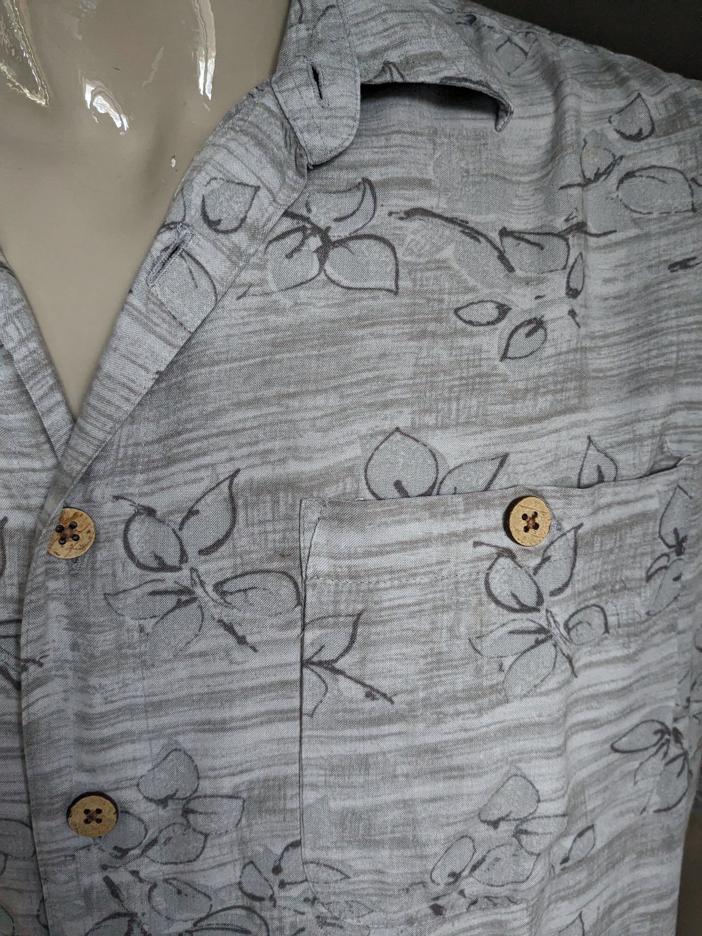 ME. Sport hawaii shirt short sleeve. Gray brown print. Size XL. Viscose / district