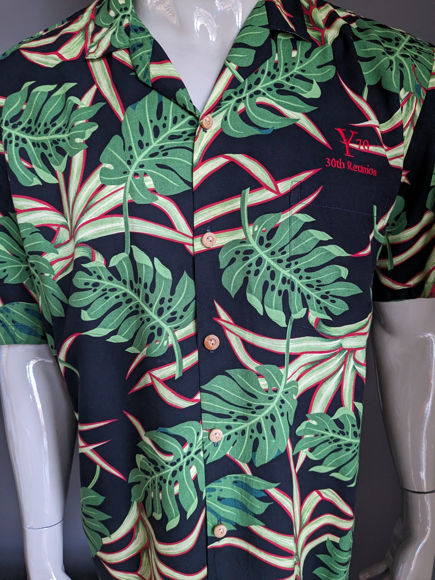 Banana Jack Original Hawaii Shirt Short Sleeve. Black green red print. Size XL. Rayon / viscose