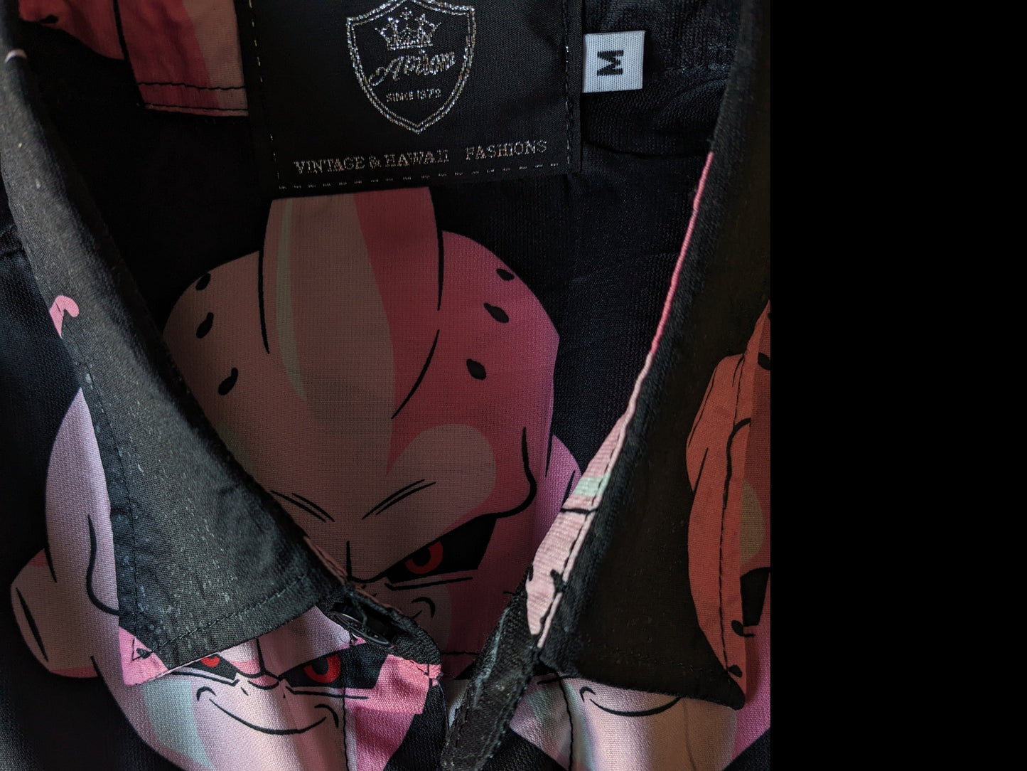 Dragon Ball Z Kid Buu Print Shirt. Impression rose noir. Taille M.