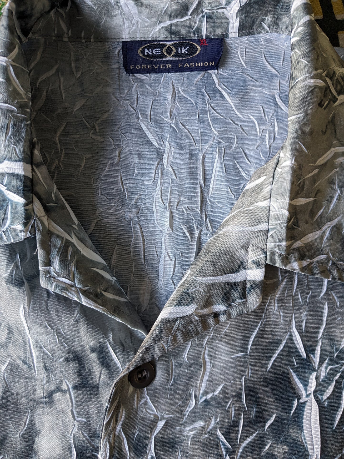 NE-I Shirt vintage manica corta. Effetto delle rughe bianco grigio. Dimensione XL / XXL-2XL.