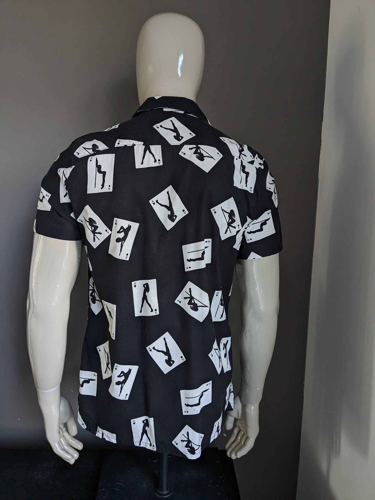 Fsbn shirt short sleeve. Black and white pin-up card print. Size M. Regular Fit.