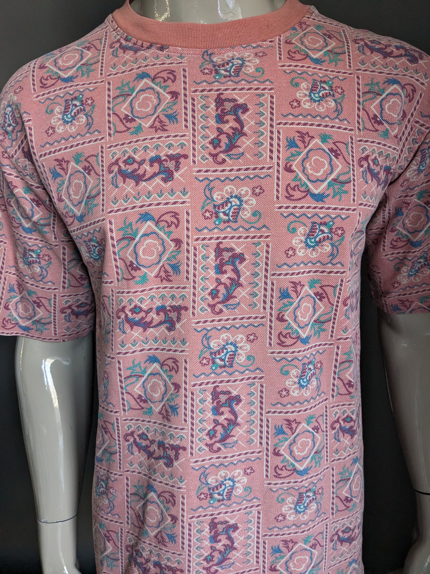 Vintage Winch shirt. Pink red blue green print. Size L.