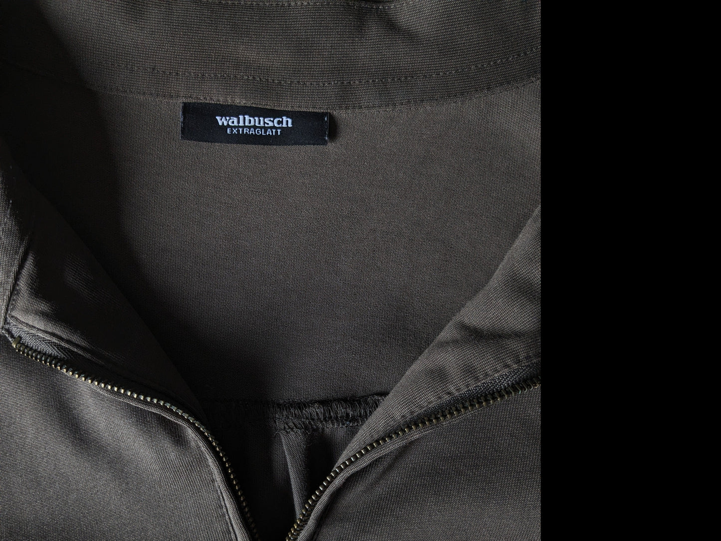 Vintage Walbusch Polo con bandas elásticas y bolsas de pecho. Color marrón. Tamaño 52 / L.