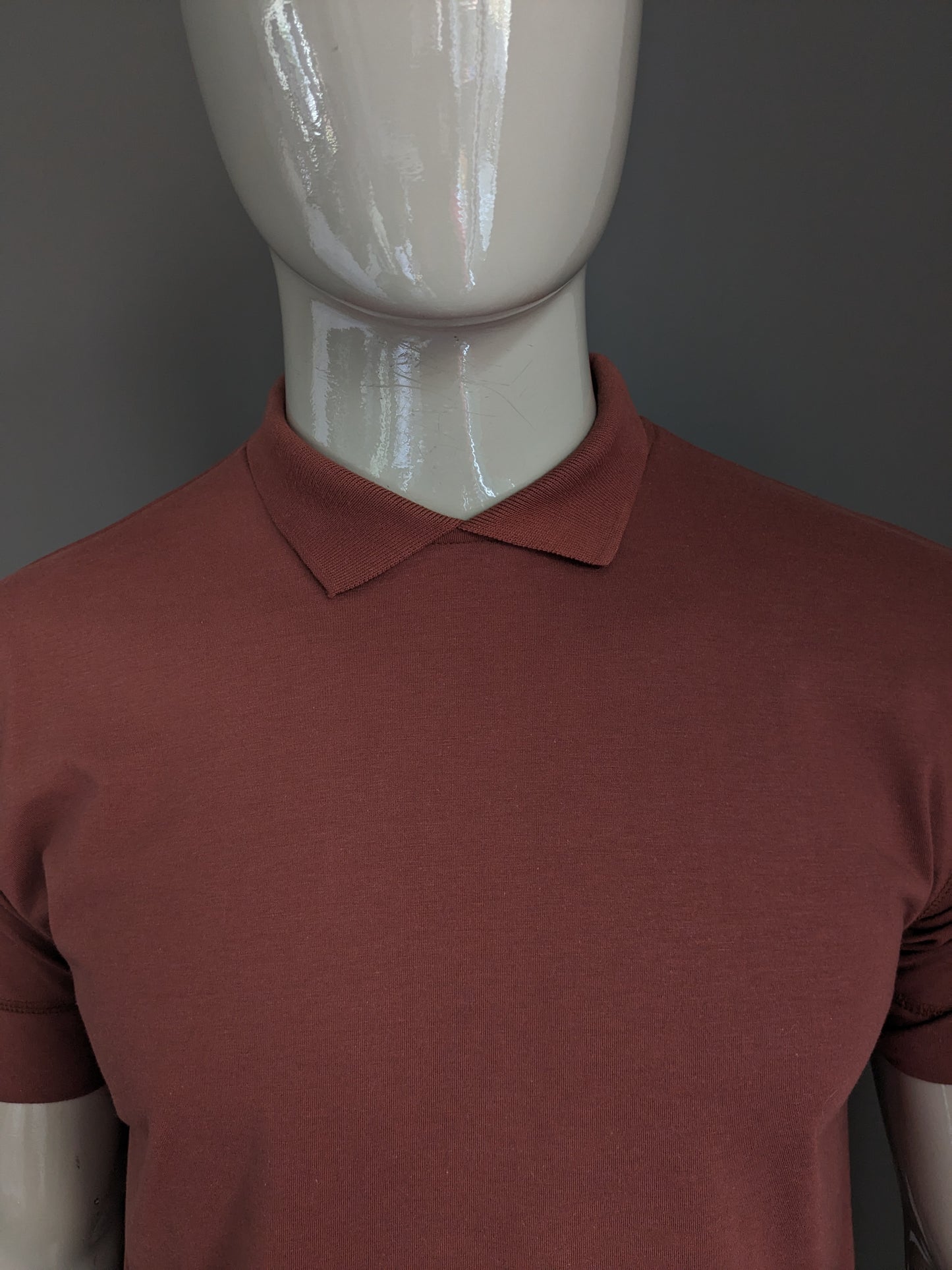 Vintage Live Coverage Polo with separate collar. Brown colored. Size M.