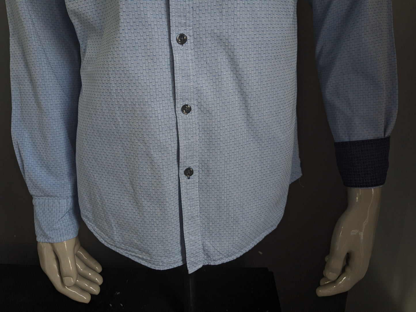 Camisa de Sondag & Sons. Motivo azul claro. Tamaño L. Ajuste regular.
