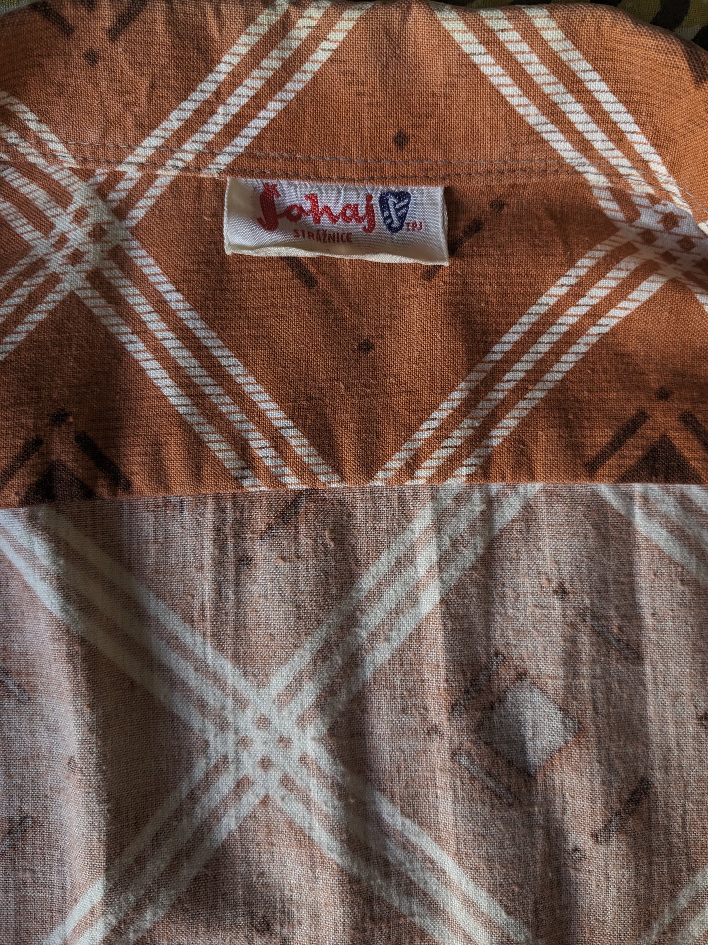 Camisa Vintage Sohaj 70. Estampado marrón blanco naranja. Talla L.