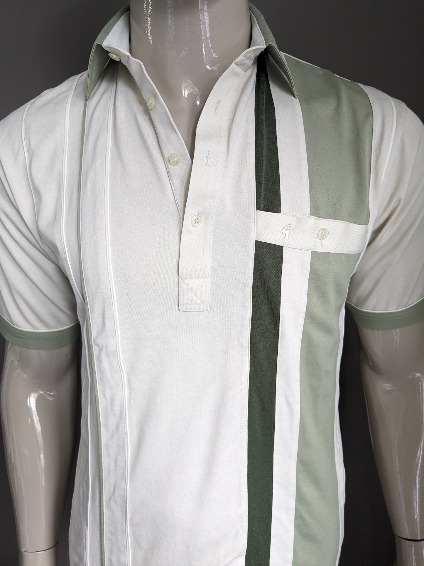 Vintage Gabicci Polo. Beige green colored. Size M.