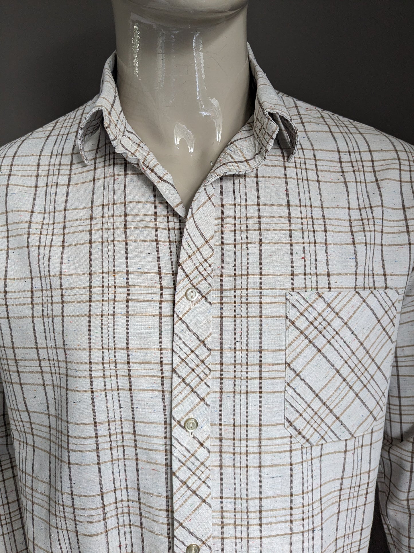 Vintage Merkloos overhemd. Beige Bruin geruit met gekleurde puntjes. Maat L.
