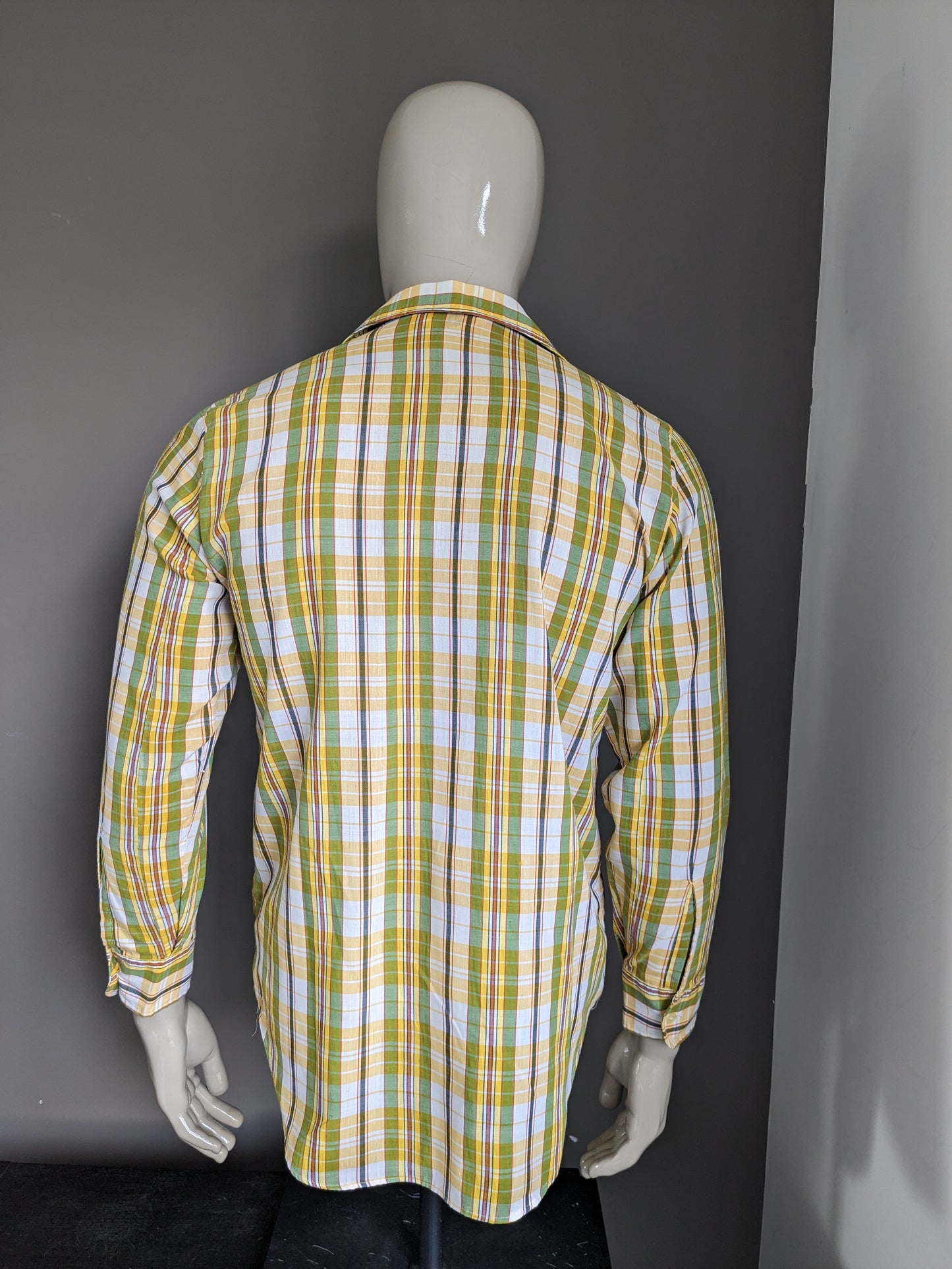 Vintage Fekon shirt with point collar. Yellow green red checked. Size M.