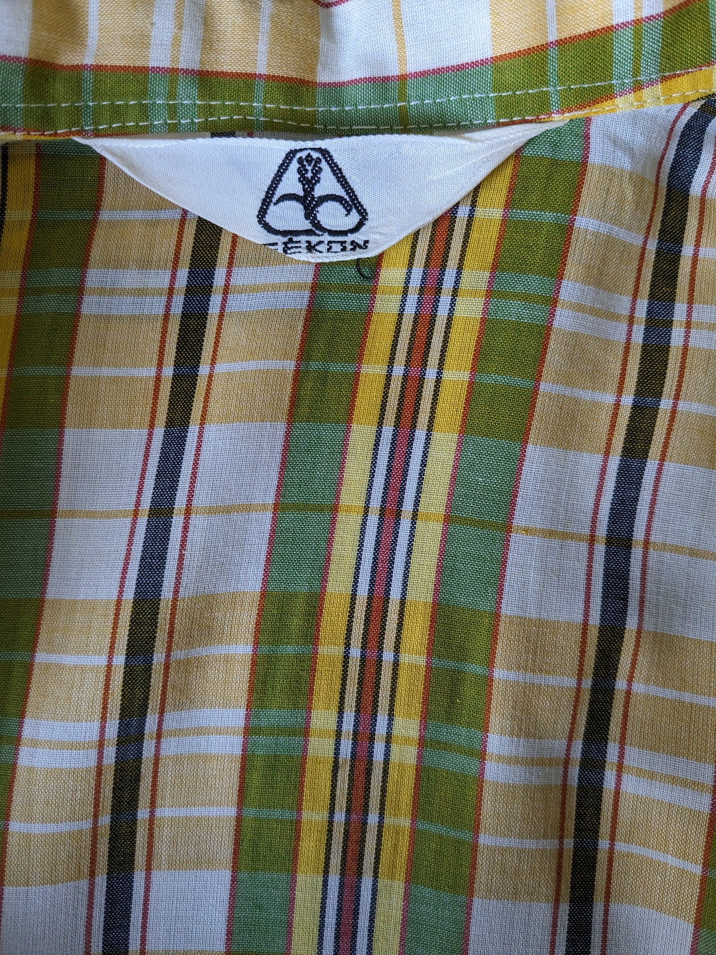 Vintage Fekon -Shirt mit Punktkragen. Gelbgrün Rot überprüft. Größe M.