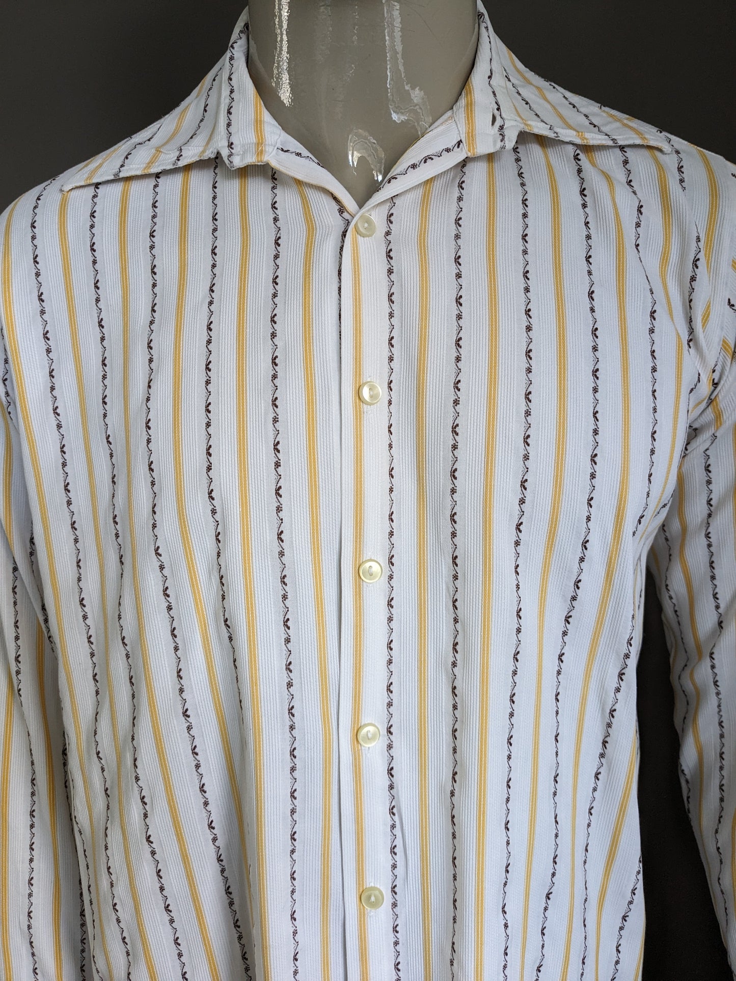 Camicia vintage degli anni '70 con colletto punto. Strisce bianche marrone giallo. Taglia L.