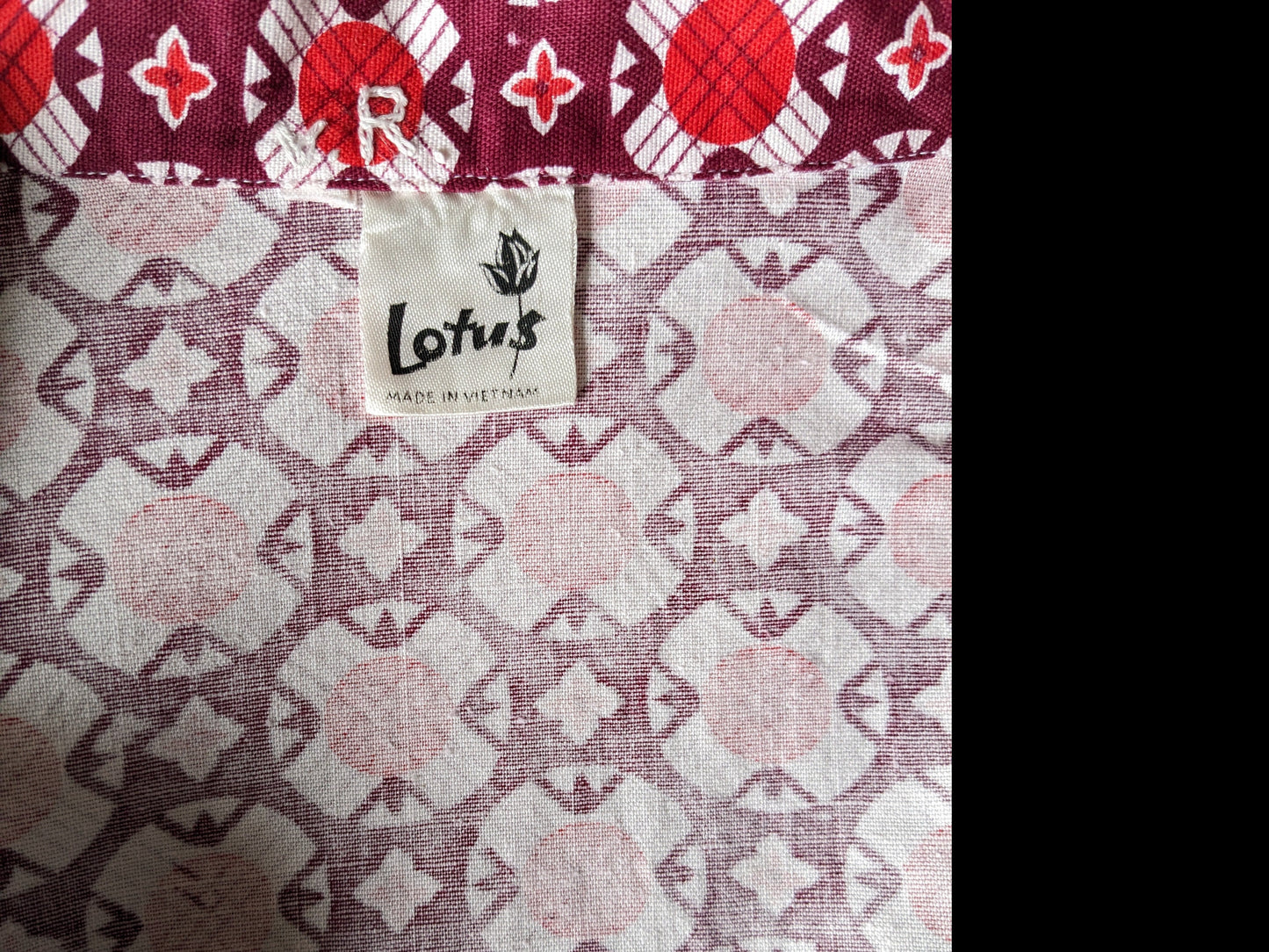 Vintage Lotus shirt. Red Purple print. Size XL.