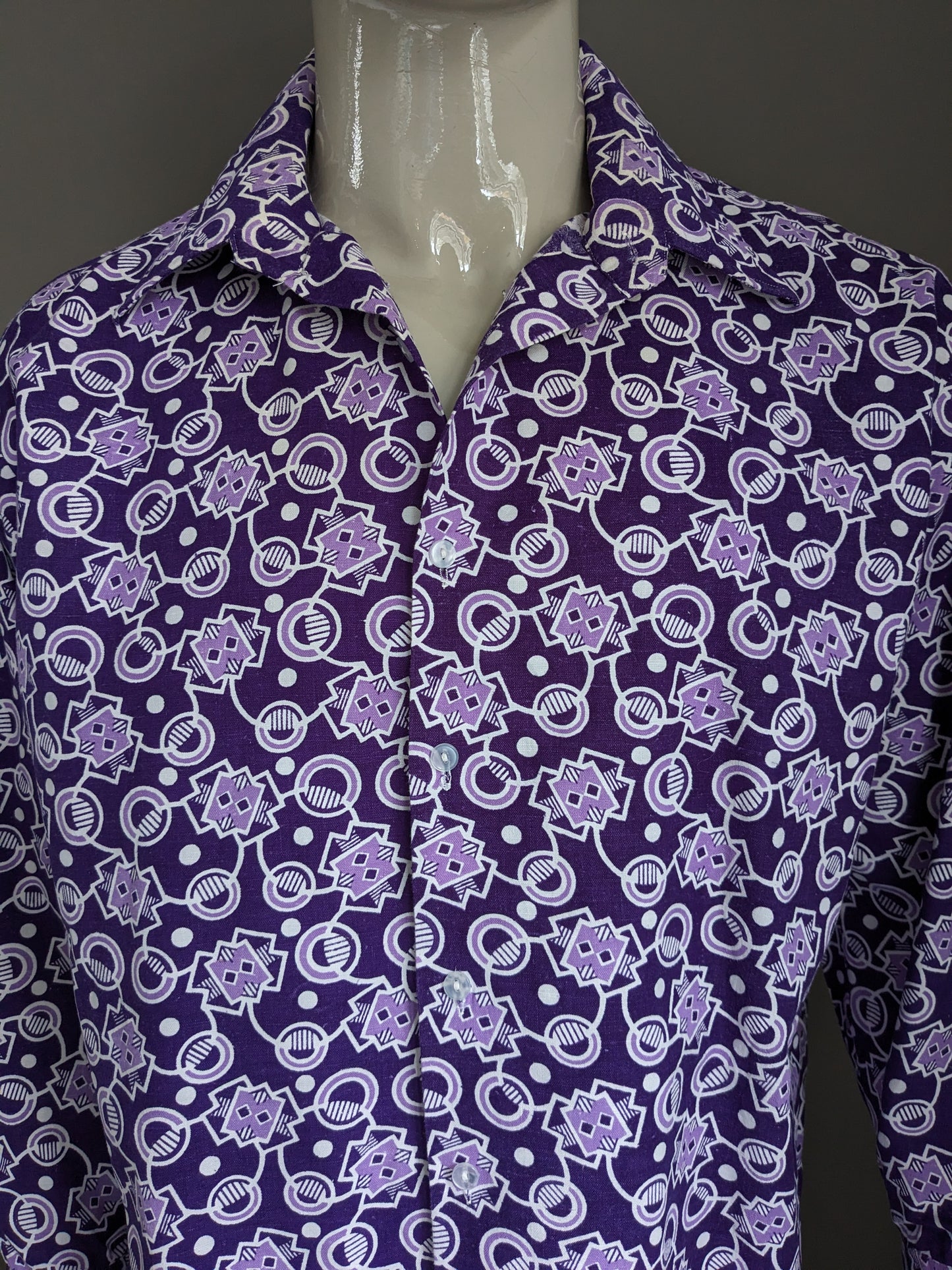 Camisa de loto vintage. Estampado blanco púrpura. Tamaño 2xl / xxl - 3xl / xxxl.