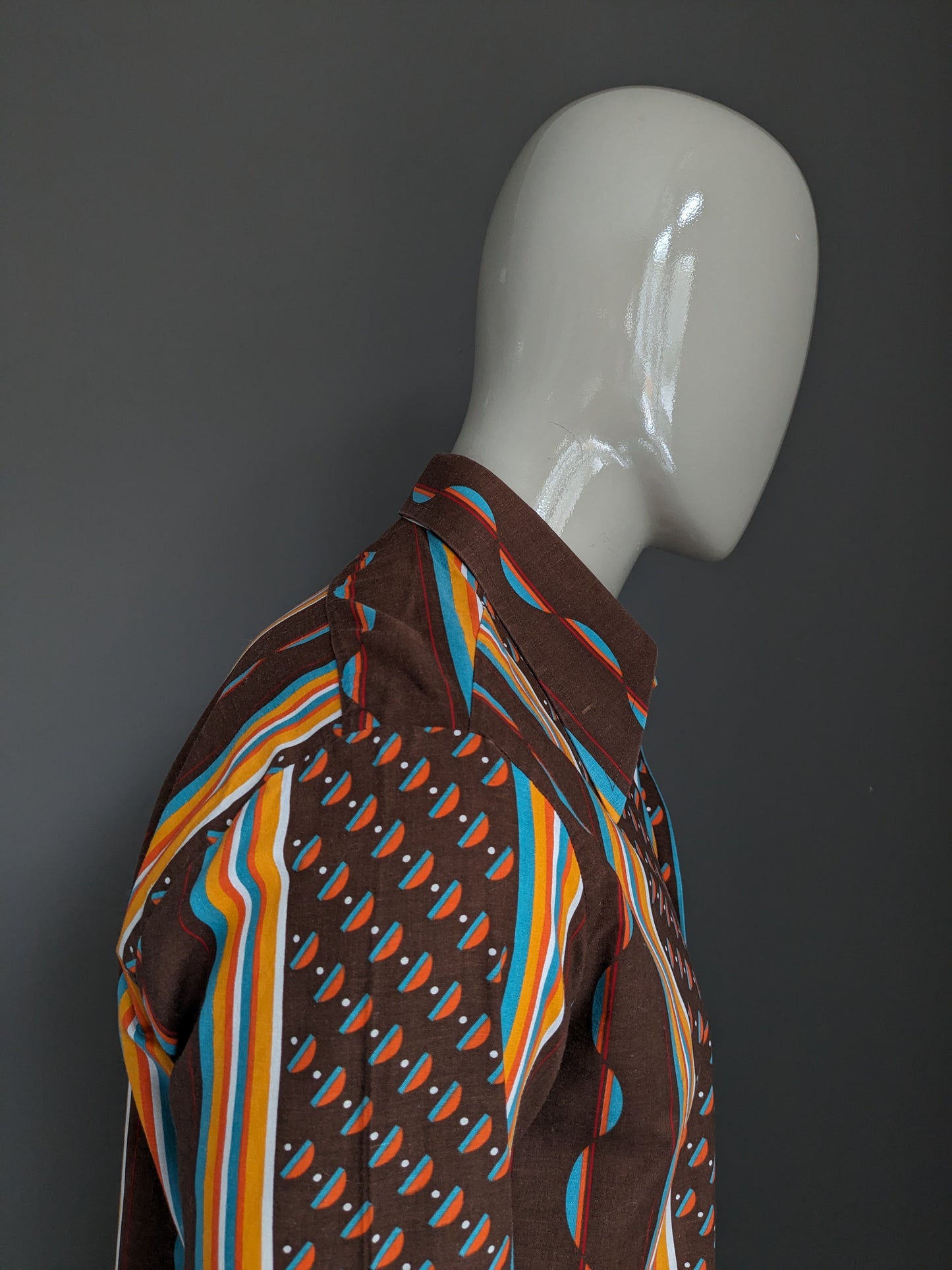 Vintage Trend 70's overhemd met puntkraag. Bruin Oranje Blauwe print. Maat L.