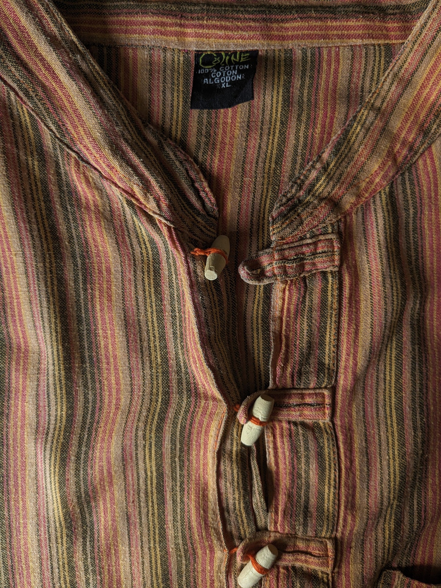 Vintage Coline shirt shirt with Mao / Farmer / Standing Collar. Orange red yellow black striped. Size XL.