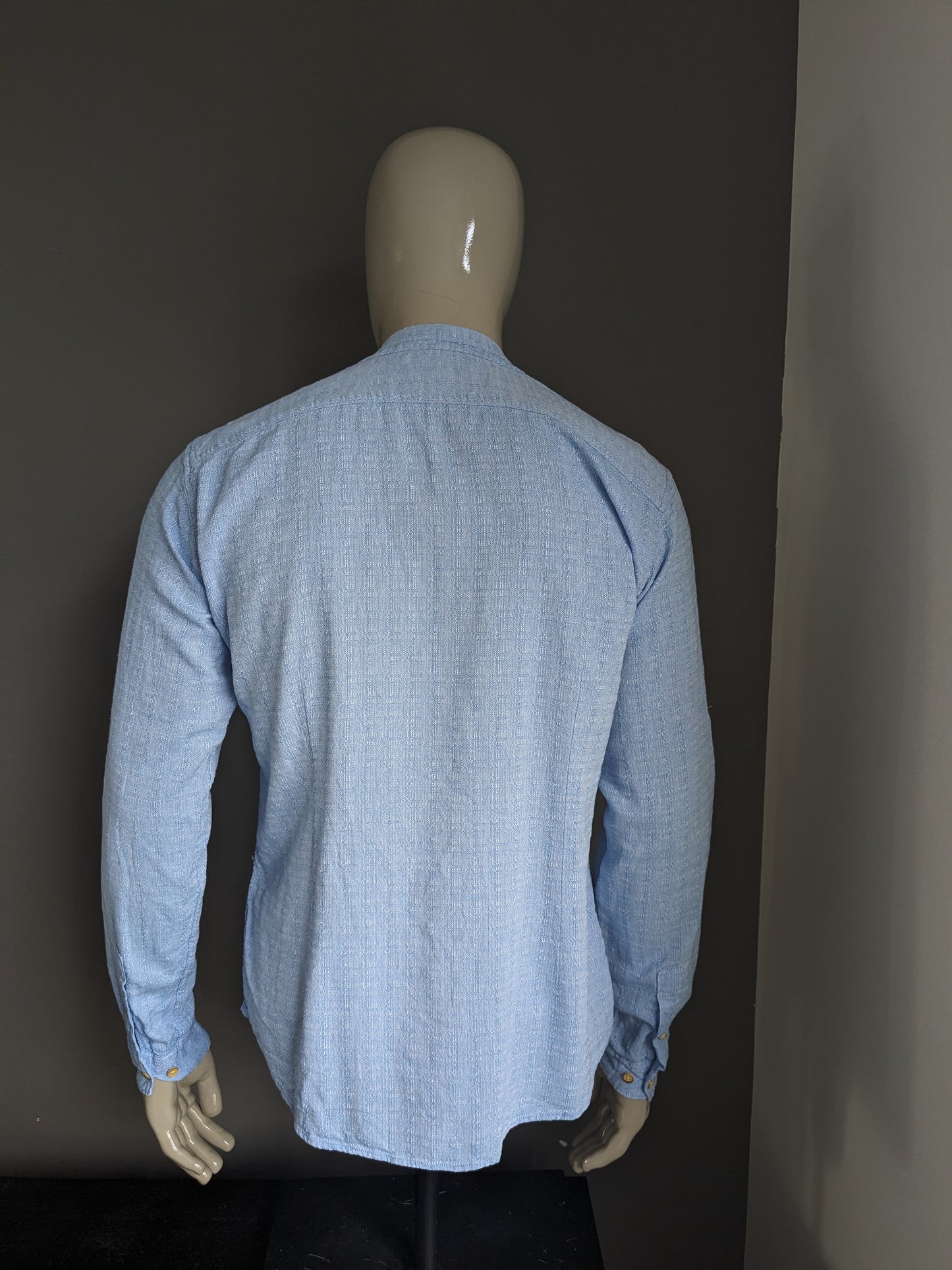 Camisa de smog con mao / granjeros / cuello vertical. Azul mezclado. Tamaño L. Fit Slim.