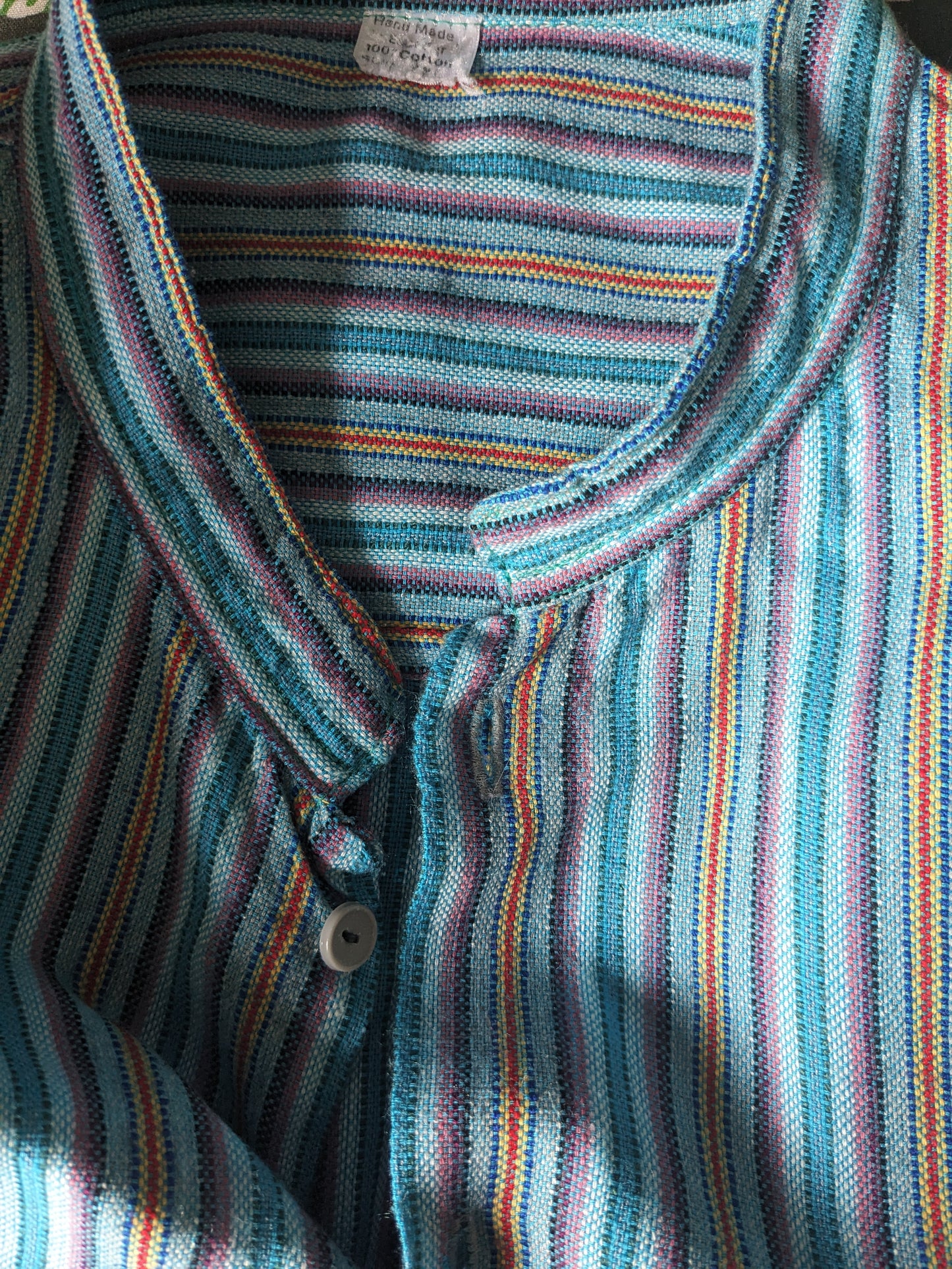 Camicia vintage con MAO / agricoltore / colletto in piedi. Strisce giallo rosso viola blu. Taglia XL.