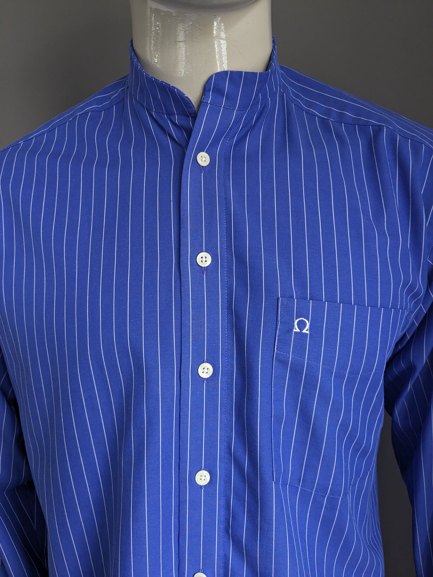 Vintage Olymp Luxor shirt with Mao / Farmer / Standing Collar. Blue white striped. Size L.