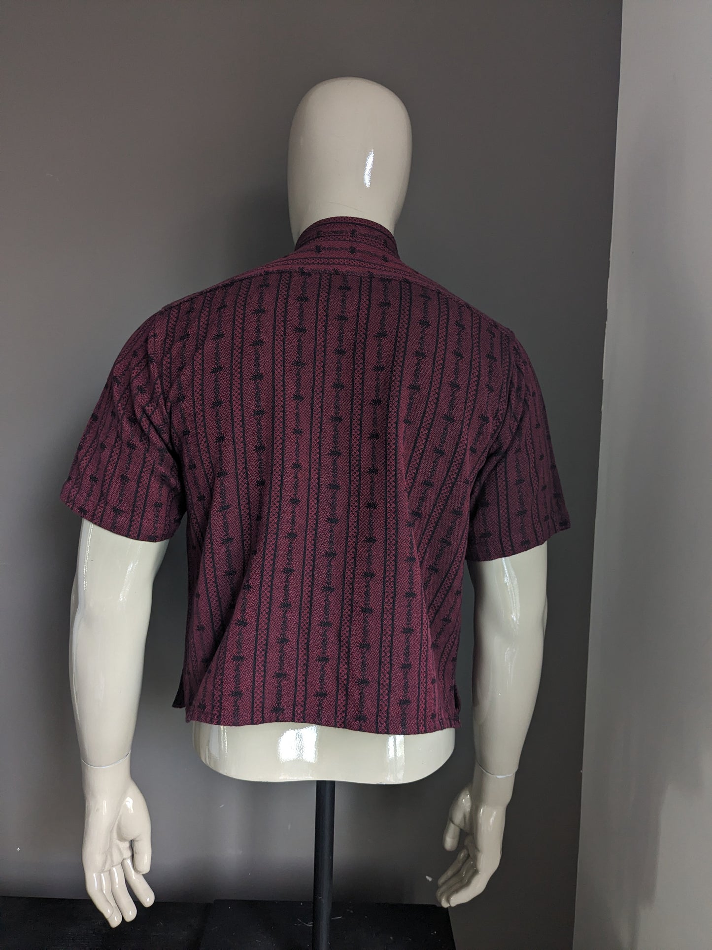 Vintage Atrium shirt met knoopjes en mao / boeren- / opstaande kraag. Bordeaux Zwart gekleurd. Maat S / M.