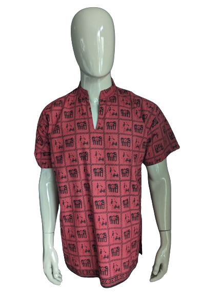 Vintage Shirt met V-Hals en mao / boeren- / opstaande kraag. Rood Zwarte print. Maat XL.