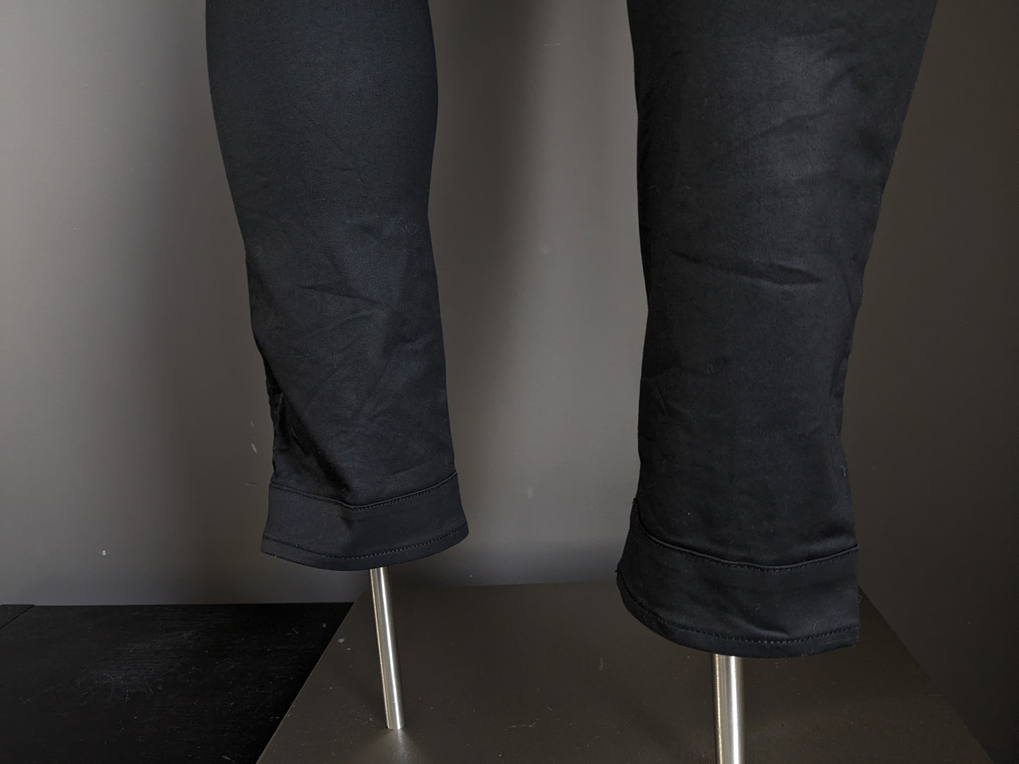 Jeans bruts G-Star. Revêtement noir. Type 5620 Custom. Taille W29 - L32. Extensible.