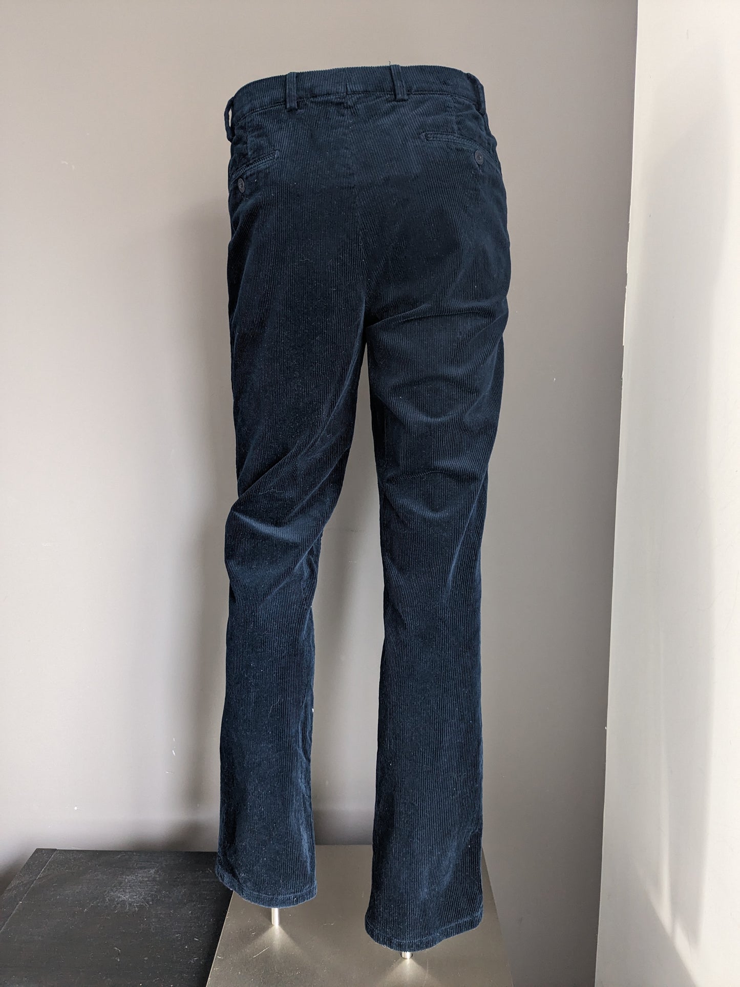 Meyer Pantalones de costilla exclusiva. Color azul oscuro. Tamaño 52 / L.
