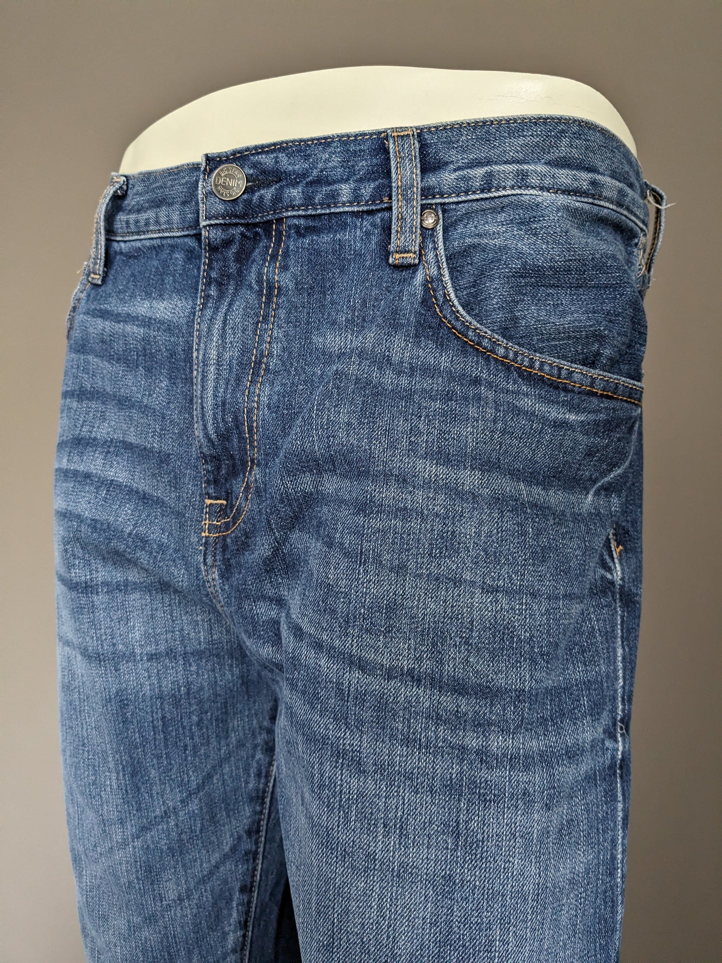 Big Star Jeans. Blue colored. Type Rogar. Regular fit. Size W36 - L32.