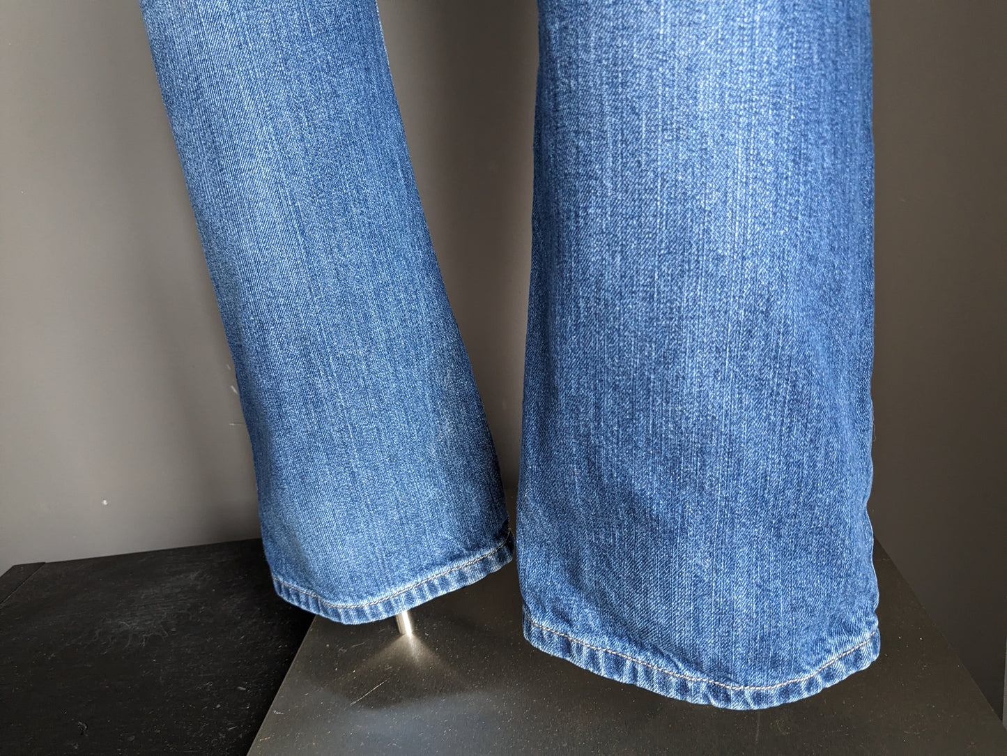Big Star Jeans. Blau gefärbt. Geben Sie Rogar ein. Normale Passform. Größe W36 - L32.