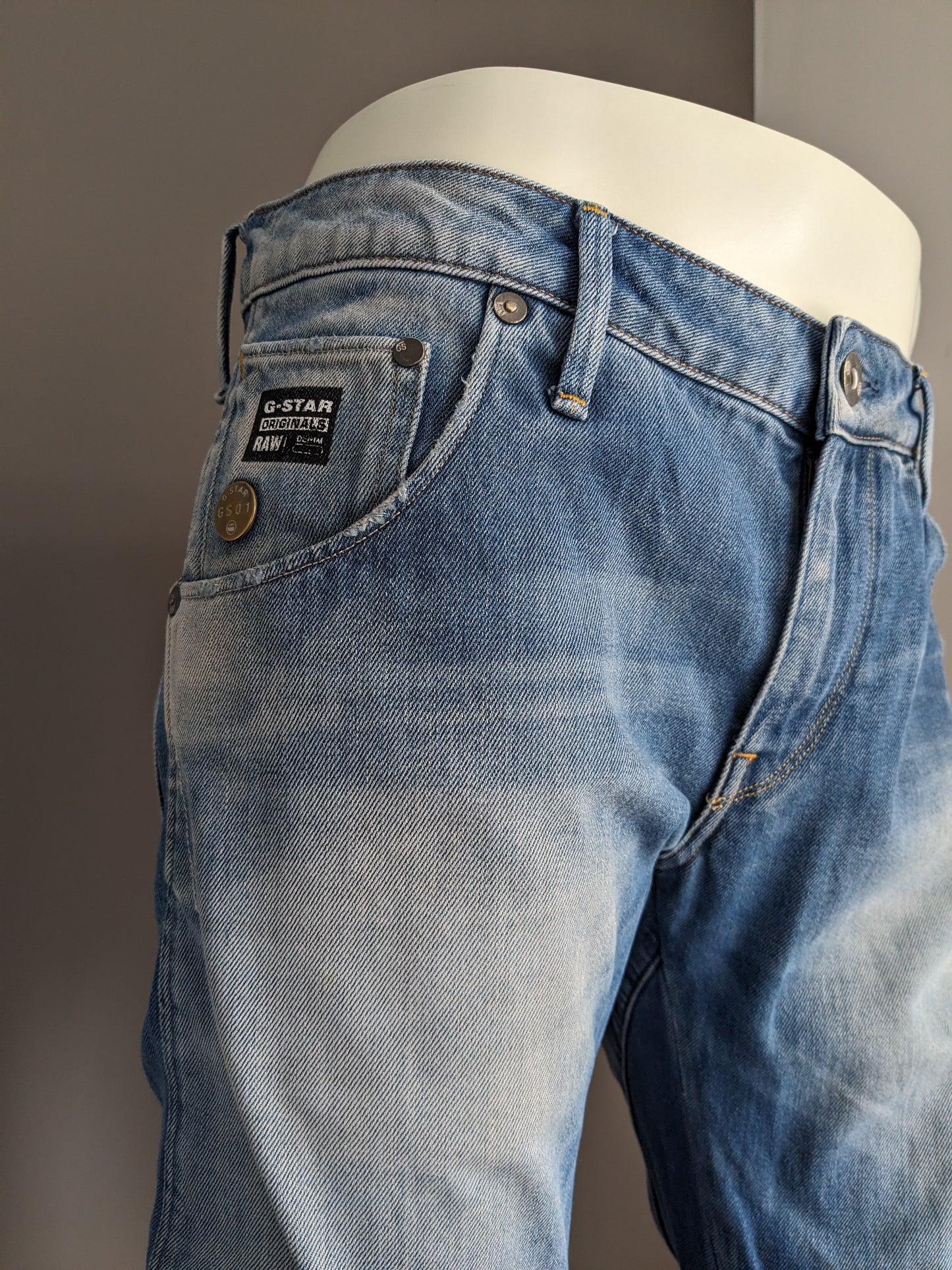 Gstar Jeans crudos. Color azul claro. Tamaño W33 - L32.