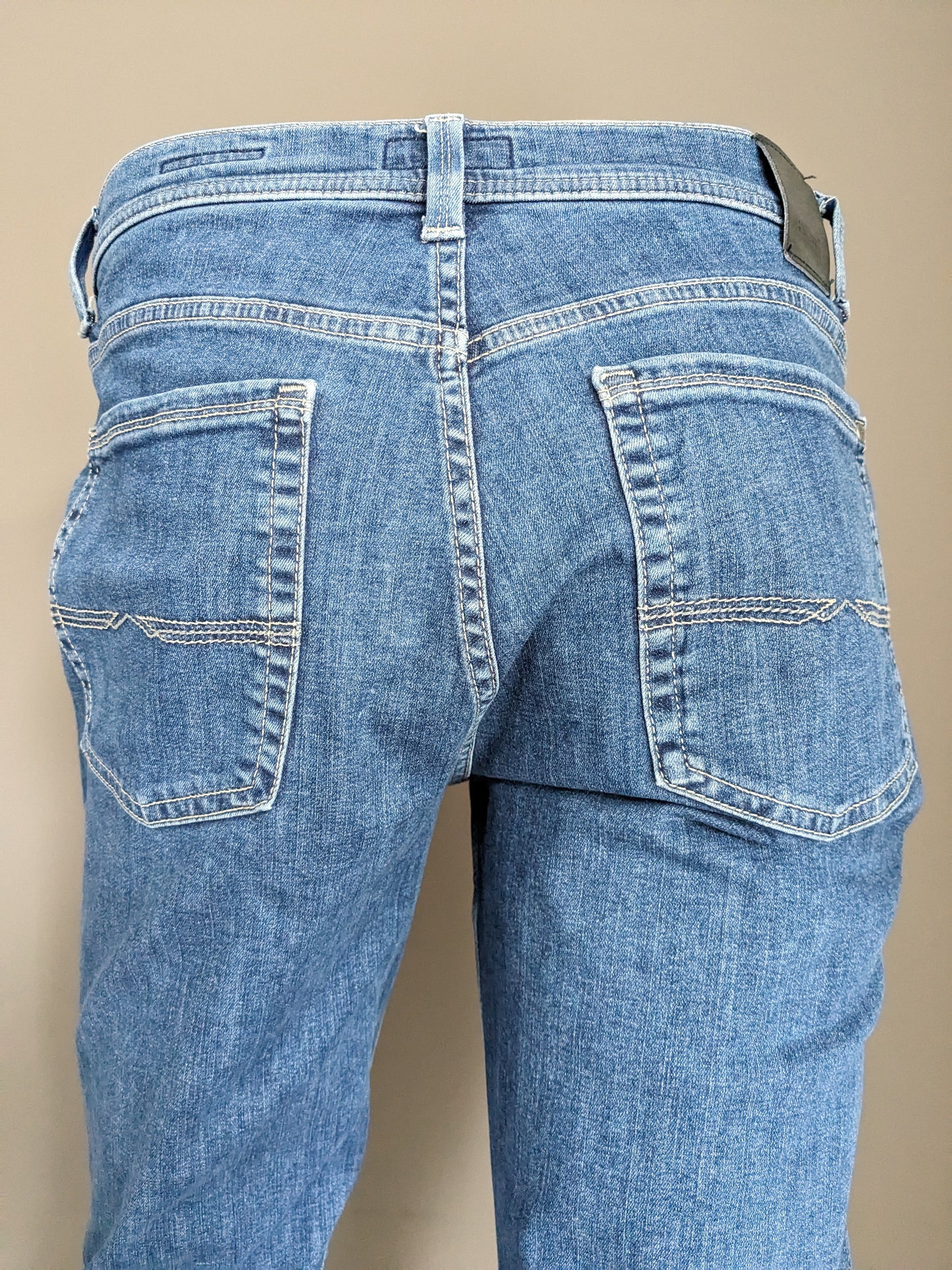 Jeans pionniers. Couleur bleue. Taille W33 - L30. Mega Flex. Tapez Rando. extensible.