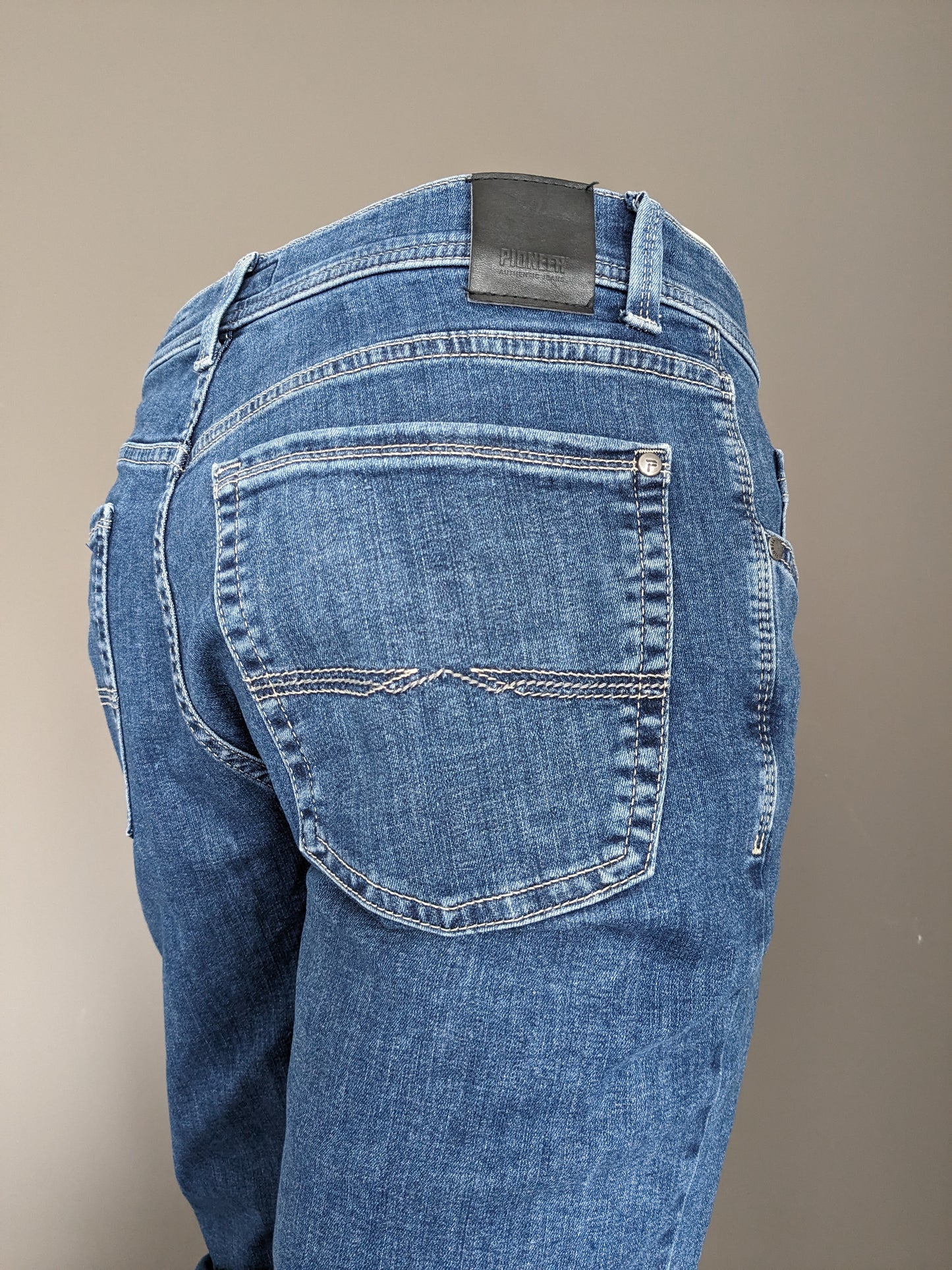 Jeans pionieristici. Colorato blu. Size W33 - L30. Mega flex. Digita Rando. stirata.