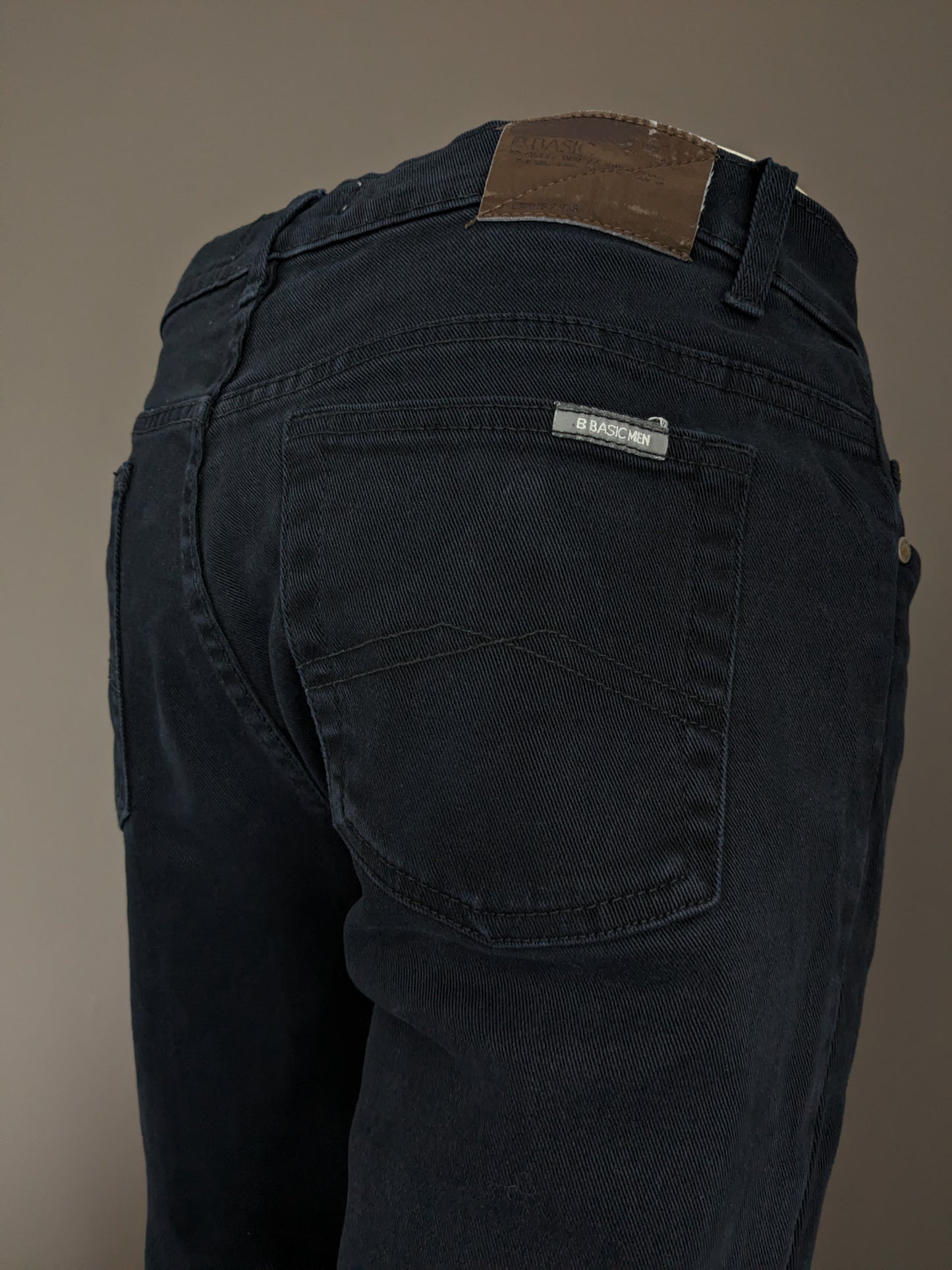 B BASIC di Brams Paris Jeans. Colorato nero. Taglia W34 - L34. Fit di comfort. stirata.
