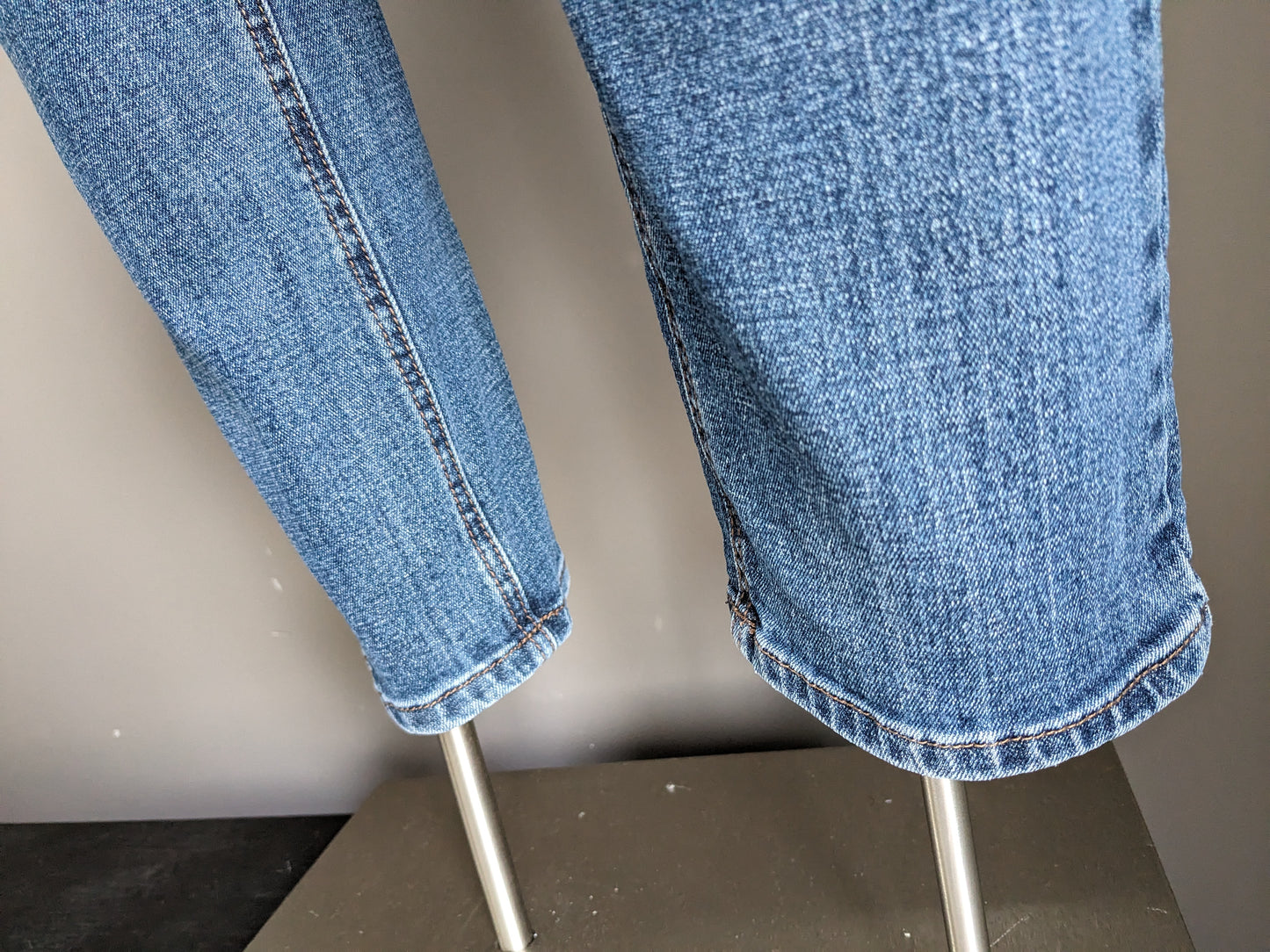 New Star jeans. Blauw gekleurd. Maat W34 - L32. stretch.