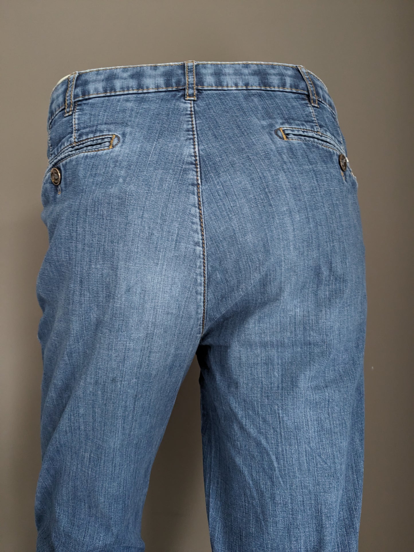 Meyer pants. Thin denim. Baw colored. Size 50 / M. Type "Dubai".