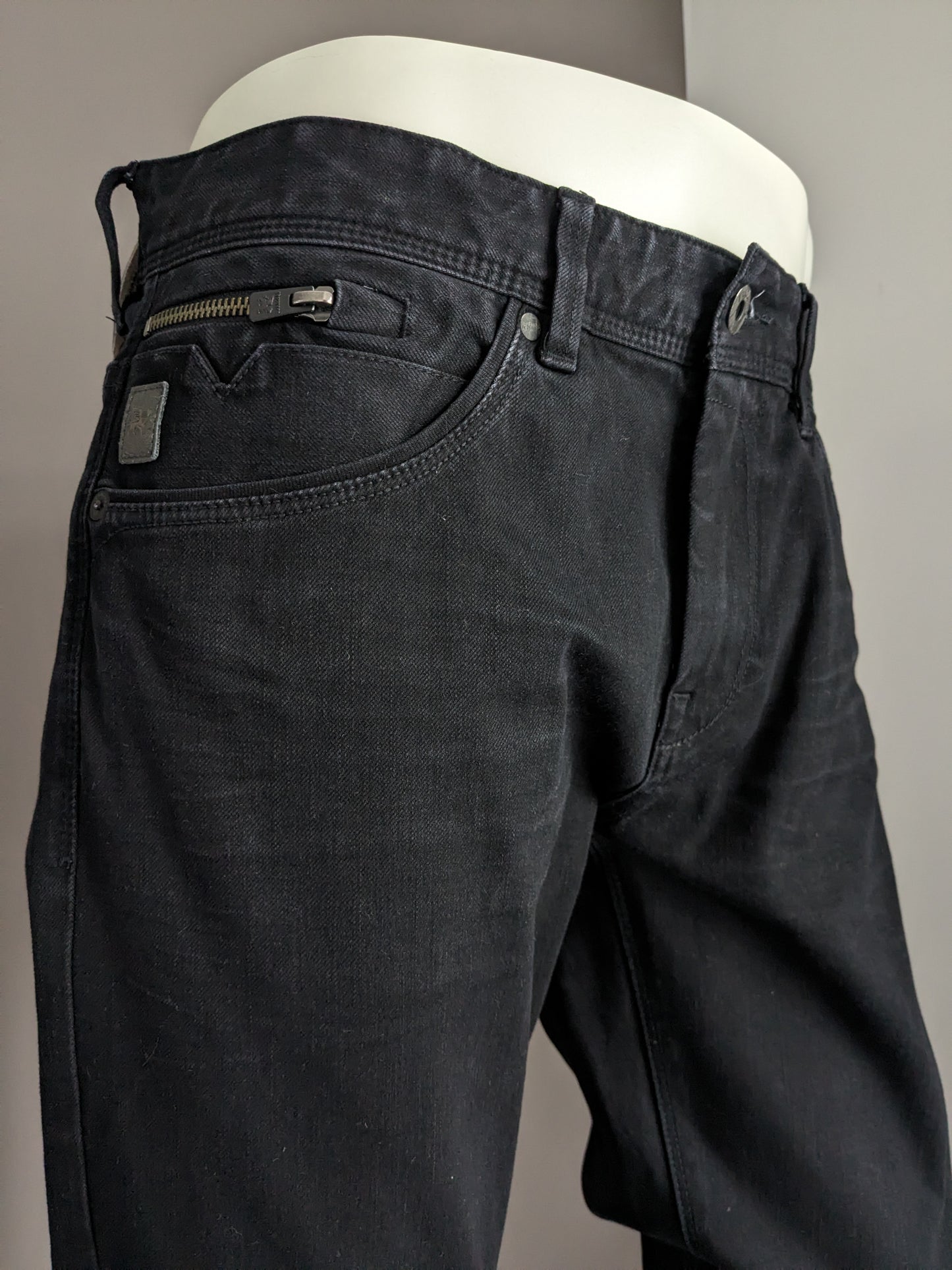 Jeans Vanguard. Couleur noire. Taille W34 - L36. extensible. Tapez "V850 Rider". Slim Fit.