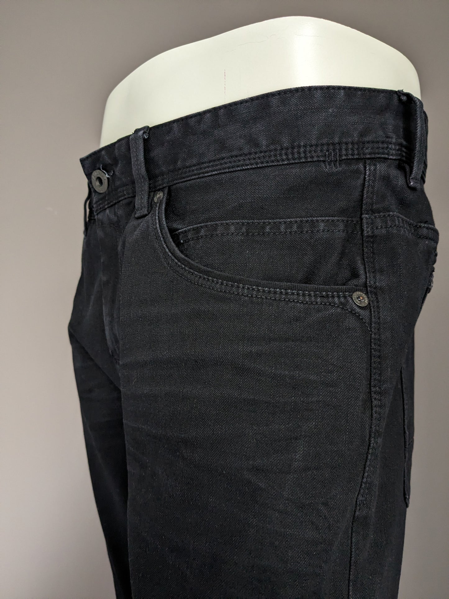 Vanguard jeans. Black colored. Size W34 - L36. stretch. Type "V850 Rider". Slim fit.