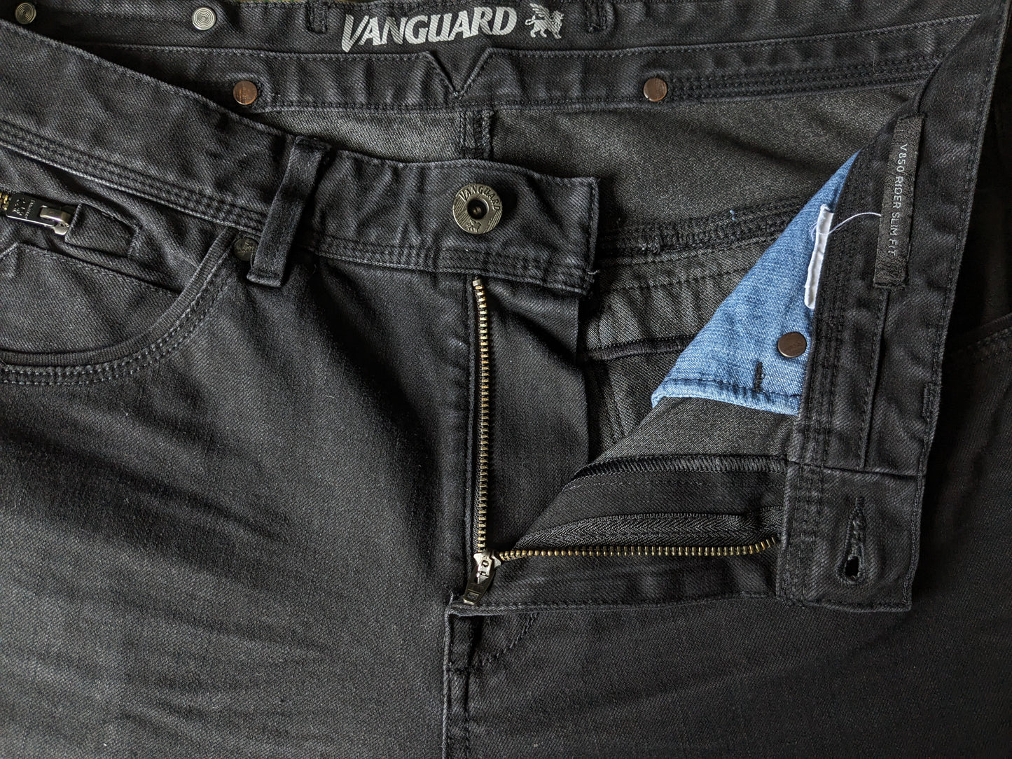 Vanguard jeans. Zwart gekleurd. Maat W34 - L36. stretch. Type "V850 Rider". Slim Fit.