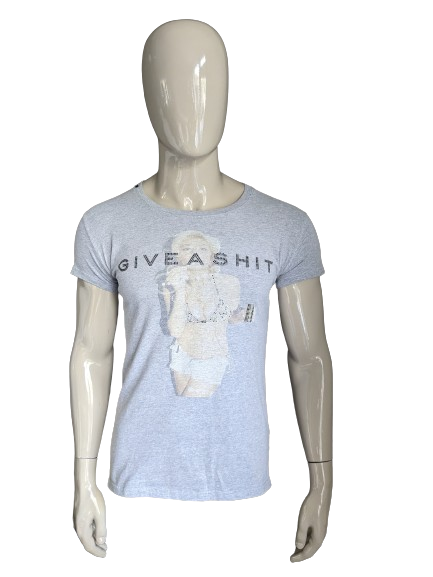 Mein Markenshirt „give a shit“. Grau mit Aufdruck und Steinen. Größe M.