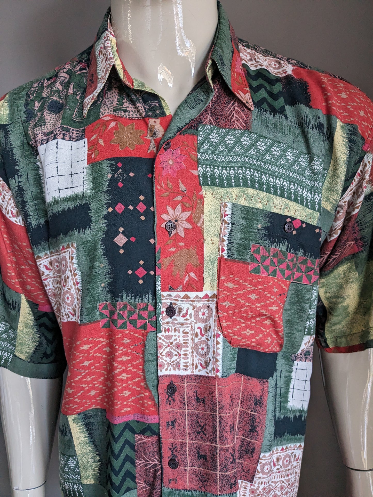 Vintage 80's - 90's shirt short sleeve. Red green print. Size XL.