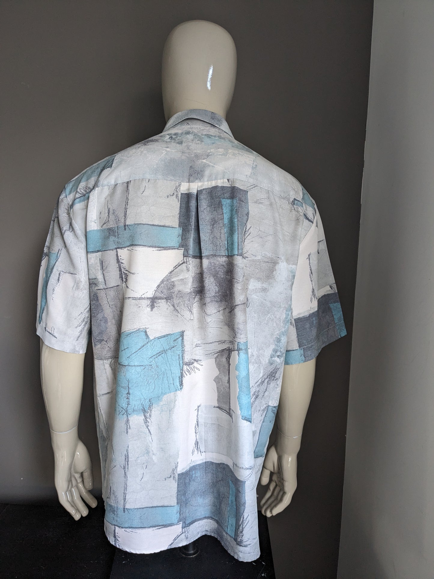 Vintage 80s-90's shirt short sleeve. Gray blue print. Size 2XL / XXL.