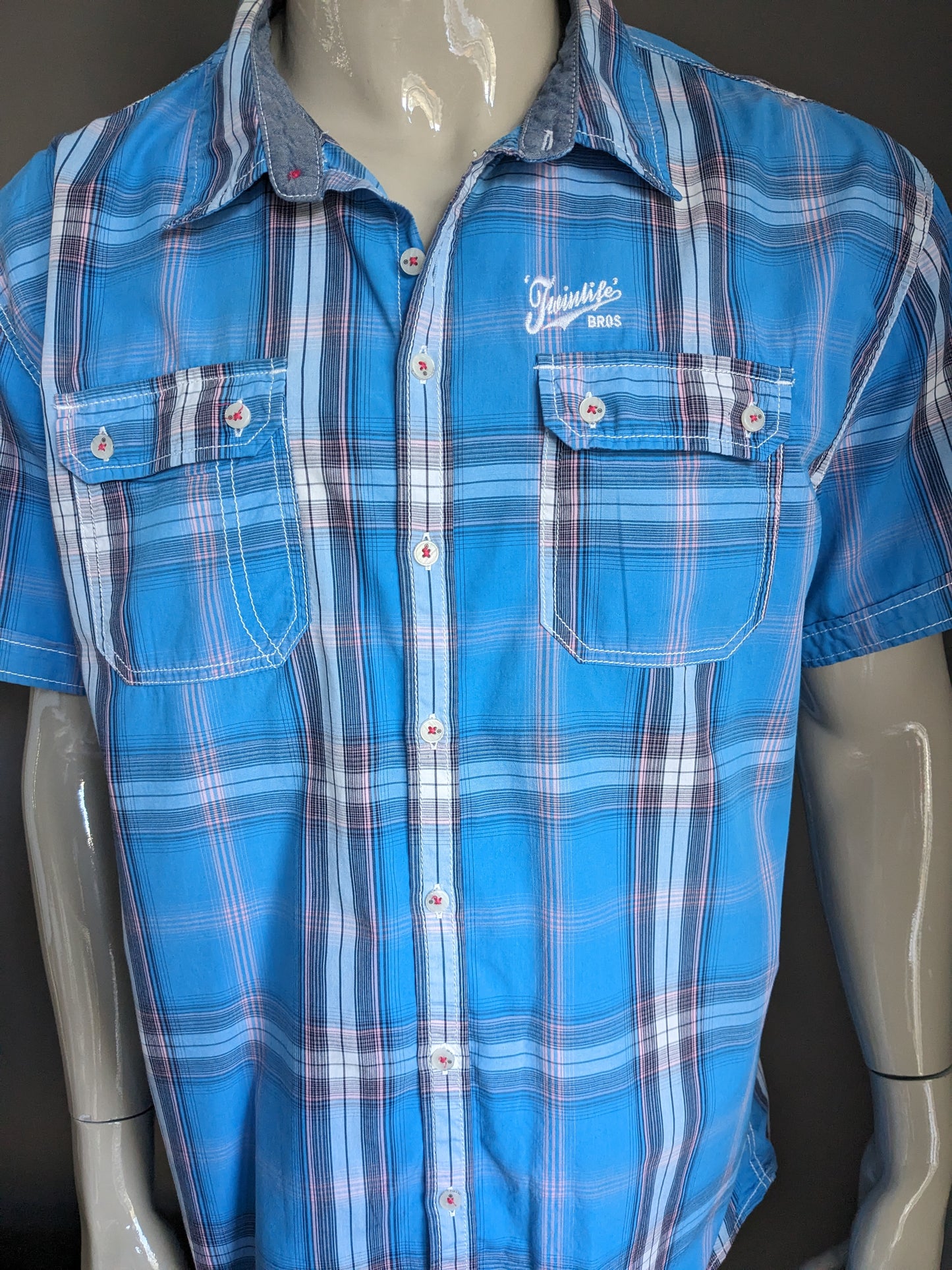 Twinlife shirt short sleeve. Blue pink white checkered. Size 4XL / XXXXL.