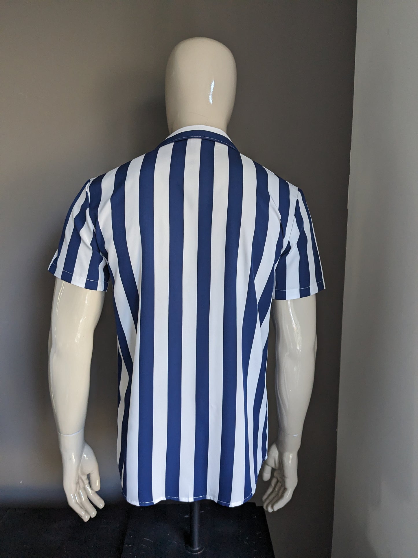Brandless shirt short sleeve. Blue white striped. Size M.