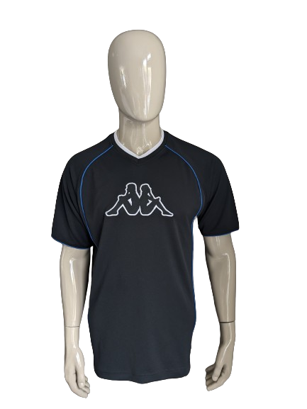 Vintage Kappa Sport-Shirt mit V-Ausschnitt. Schwarz gefärbt. Größe M / L.