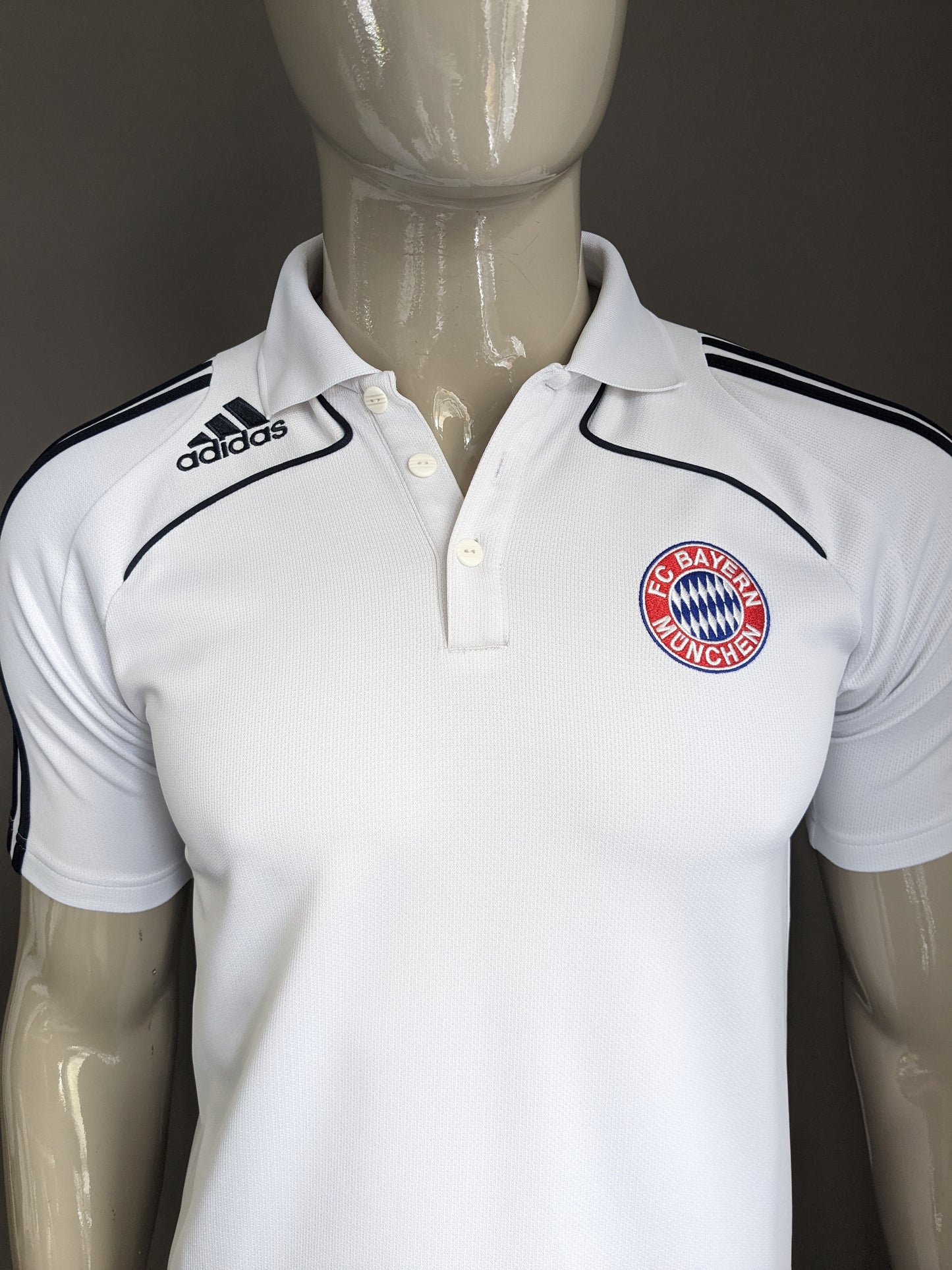 Adidas FC Bayern München sport polo. Blauw Wit gekleurd. Maat S.